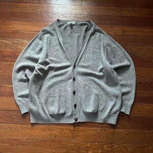 90s vintage rare LL Bean hundred percent wool
Cardigan
